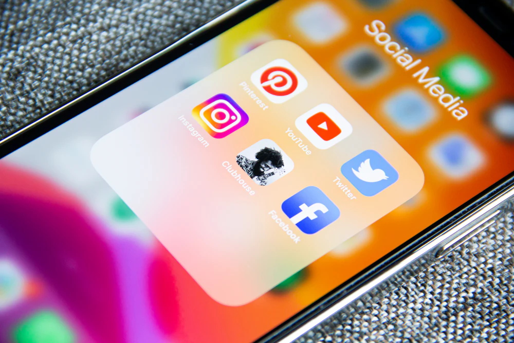 WhatsApp & Instagram AI Asistanları